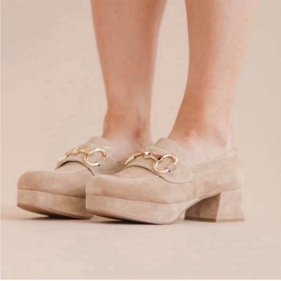 ▫️Jeffrey Campbell Student Platform Loafer in Nude Suede 7.5 - Picture 1 of 13